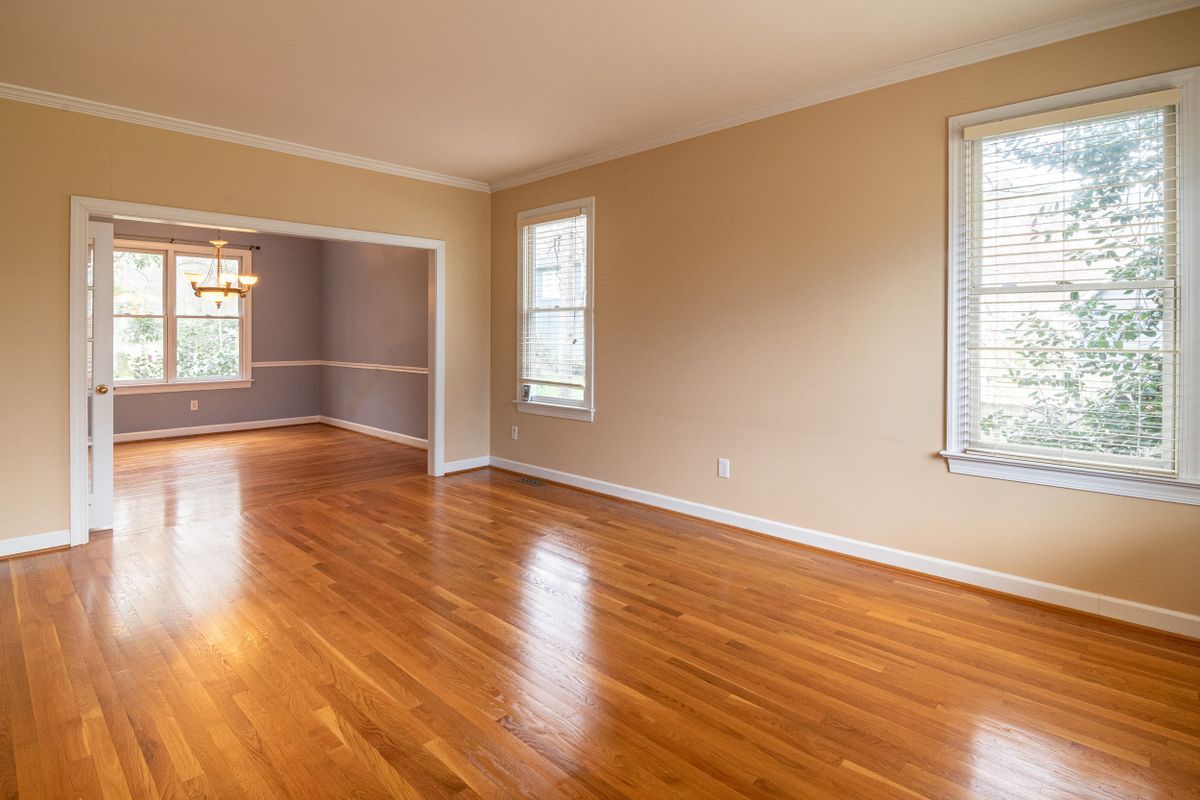 Sfeerbeeld van een vlakke ondervloer klaar voor afwerking